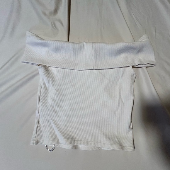 beige off shoulder top - Picture 4 of 4